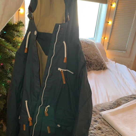 Ski/Snowboard Jacket - Small - Picture 3 of 3